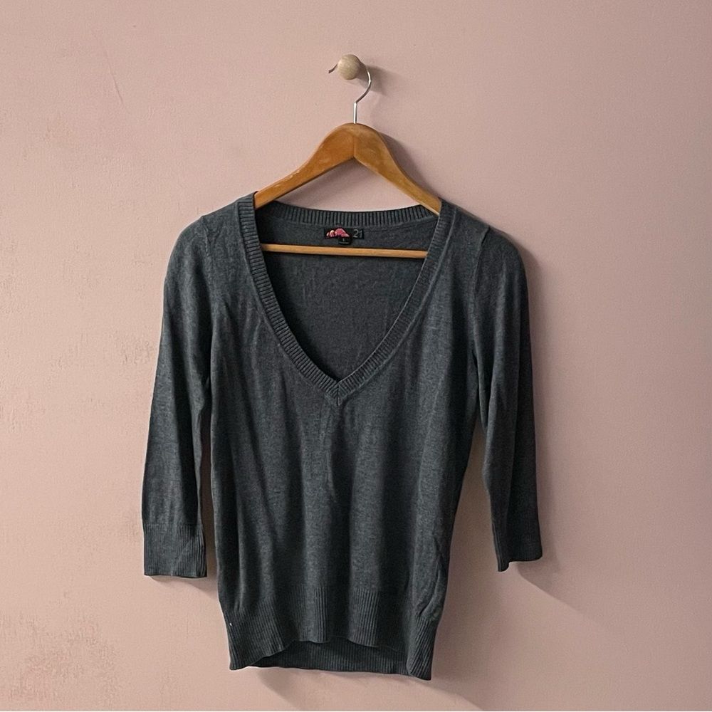 Vintage Y2K Forever 21 Dark Gray V-Neck Sweater Size L GUC